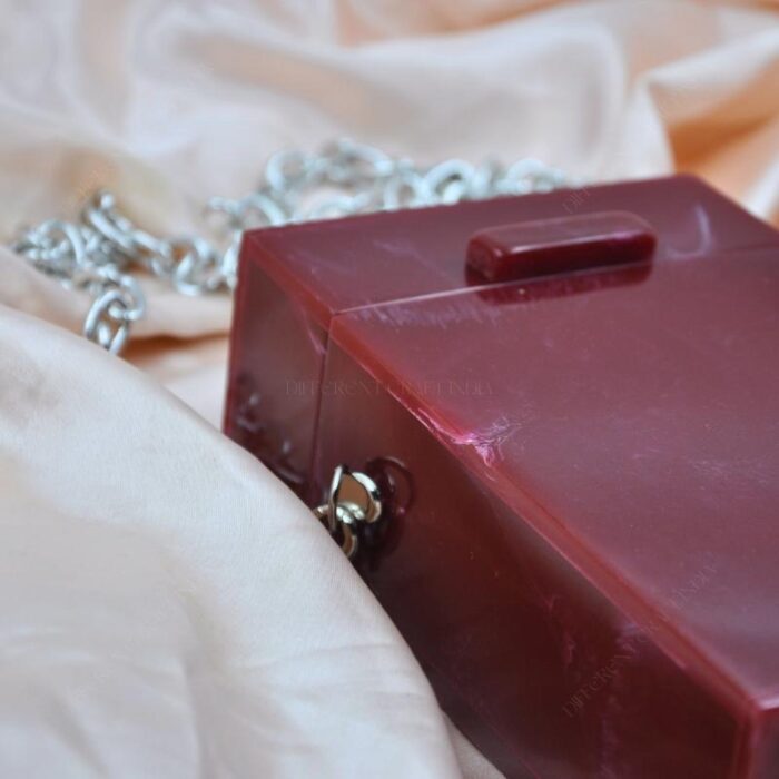 Elegant Red Box-Shaped Vertical Resin Clutch with Marble Finish & Detachable Chain