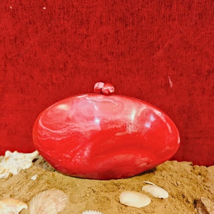 Unique Red Oval Shell-Inspired Resin Clutch Purse with Detachable Chain Strap for Style