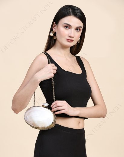 Home Page - Clam Shell Clutch
